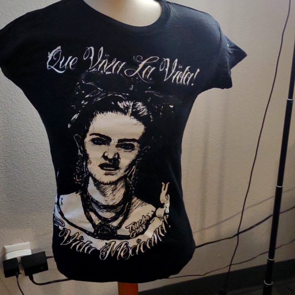 Frida tee